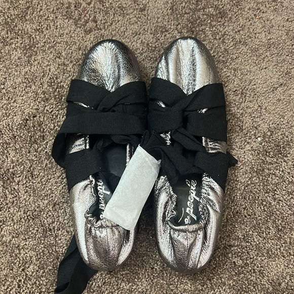 FREE PEOPLE Cece Wrap Ballet Flats / Pewter, Sz 7 NEW - Picture 11 of 11
